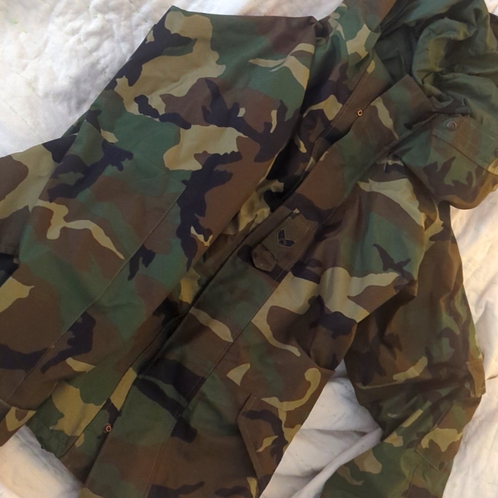 Large-regular cold weather camouflage parka, men's EUC